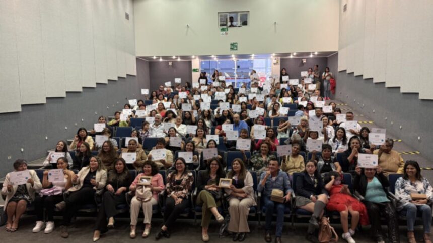 224 emprendedoras de Calama y Alto El Loa se gradúan