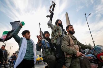 Rebeldes toman Damasco y derrocan a Al Asad en Siria