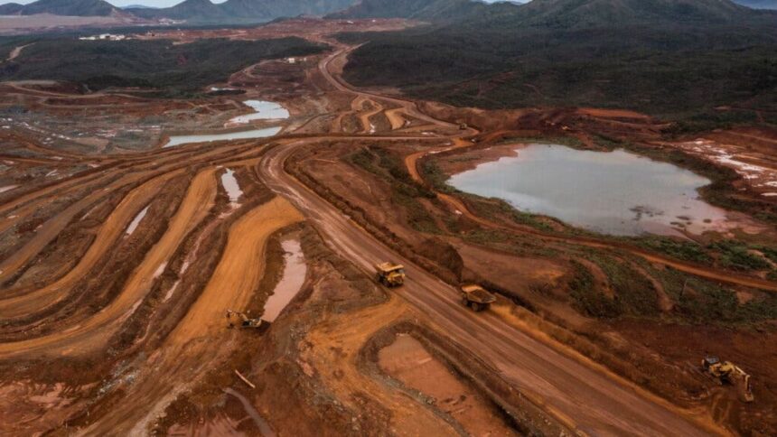 Impacto económico en Prony Resources por suspensión de operaciones en mina Goro