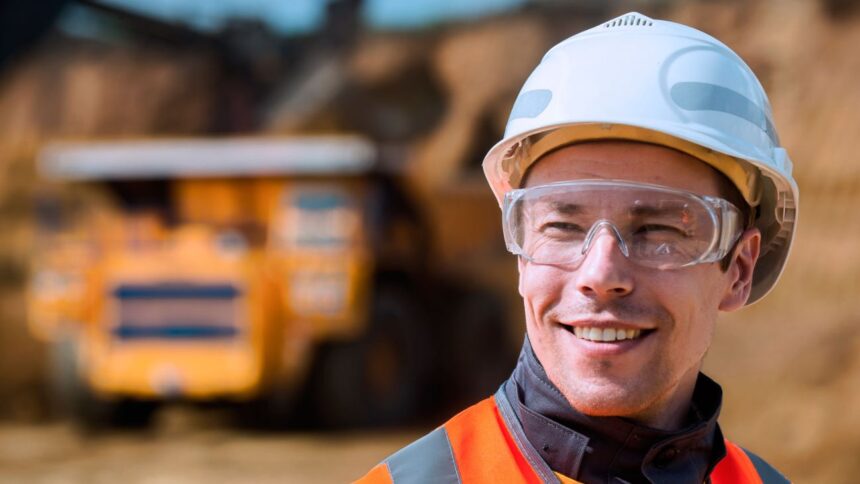 Formación en minería abre puertas a jóvenes y mujeres talentosas