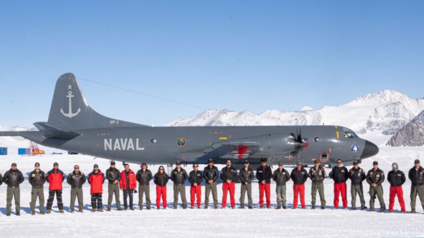 La Armada de Chile marca un hito en la Antártica