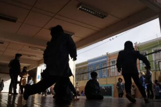 Escuela de Santiago se autodenuncia por agresión a niño con autismo