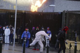 Incidentes frente al Instituto Nacional: Caos vehicular en Santiago