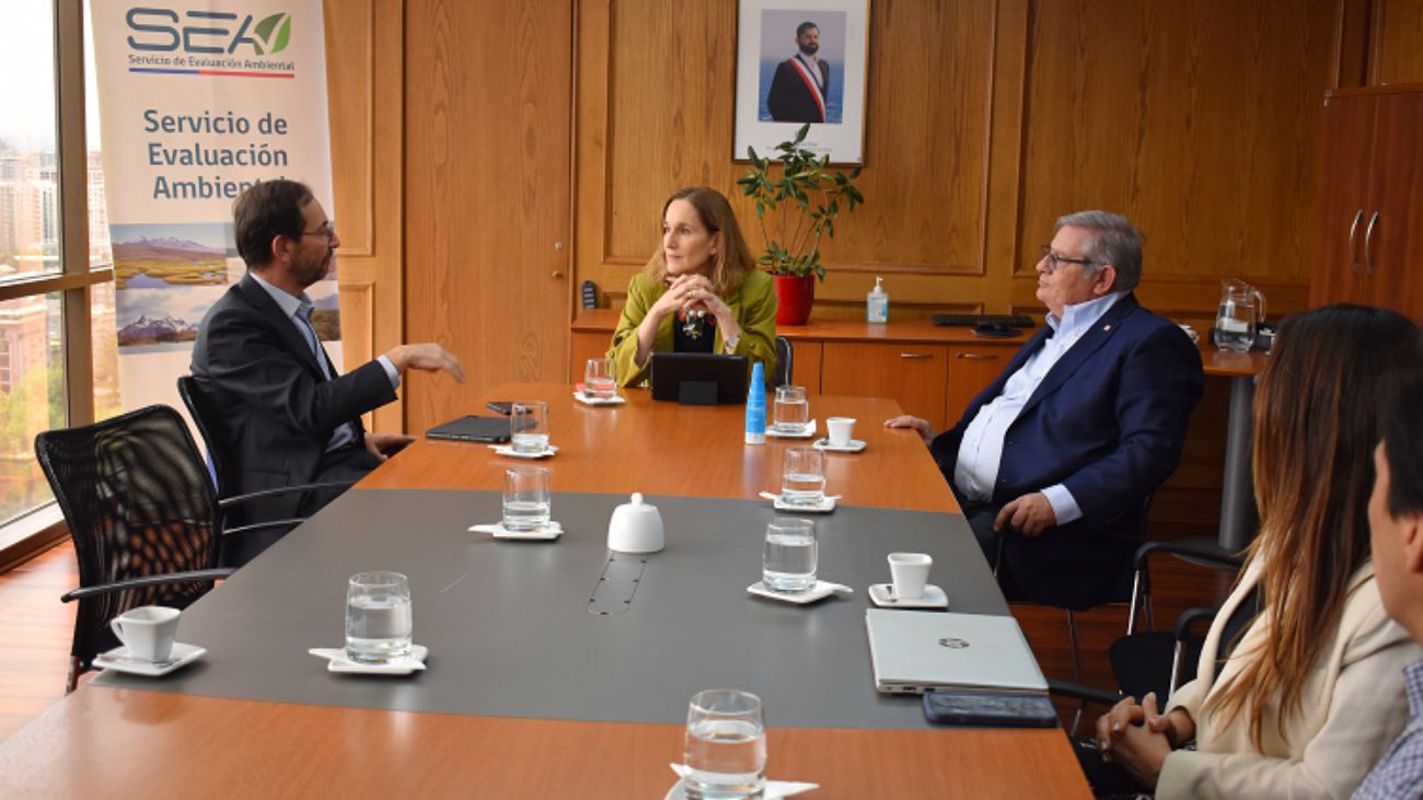 Directora del SEA fortalece estándares ambientales internacionales con ISO Directora del SEA fortalece estándares ambientales internacionales con ISO