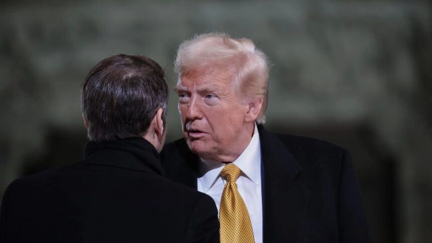 Trump agiliza permisos para inversiones de mil millones de dólares