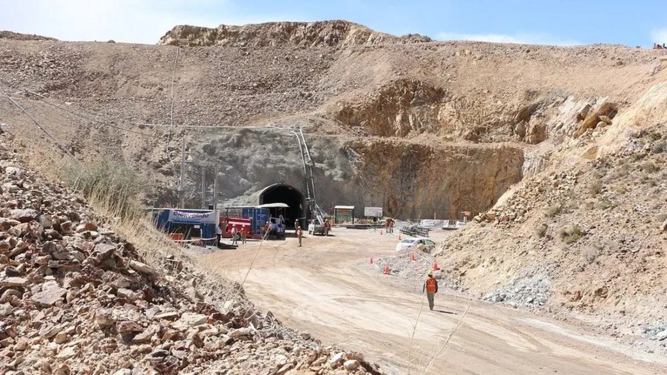 Austral Gold reactivará la planta de la mina en Casposo procesando 150 mil toneladas de mineral de Hualilán por año Austral Gold reactivará la planta de la mina en Casposo procesando 150 mil toneladas de mineral de Hualilán por año
