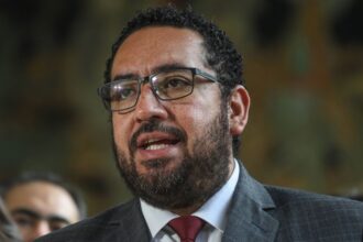 Polémica por llamado del PC a comunidades universitarias en crisis financiera