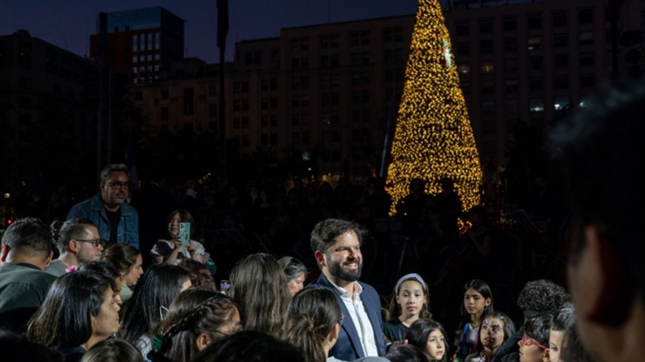 Árbol de Navidad BancoEstado 2024: un símbolo de unión Árbol de Navidad BancoEstado 2024: un símbolo de unión