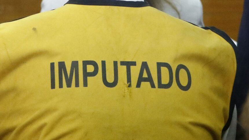 Hombre en arresto domiciliario por pornografía infantil grabada en baño