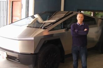 José Alvo y su exclusivo Cybertruck de Tesla en Chile