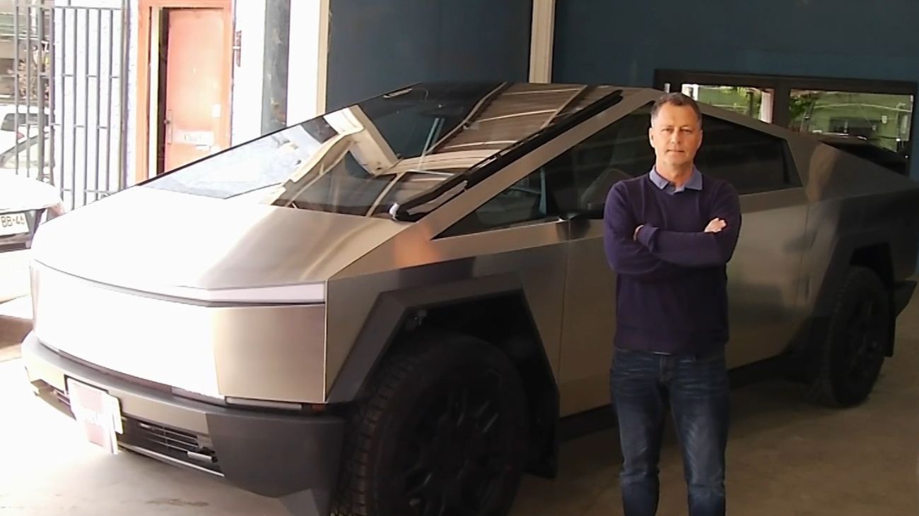 José Alvo y su exclusivo Cybertruck de Tesla en Chile