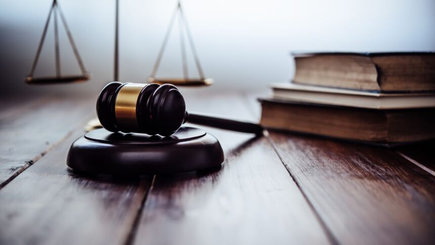 Hombre amenaza con quemar casa en Los Ángeles y queda en libertad