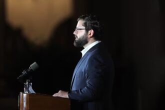 Presidente Boric lidera comisión para esclarecer derechos de niños vulnerados