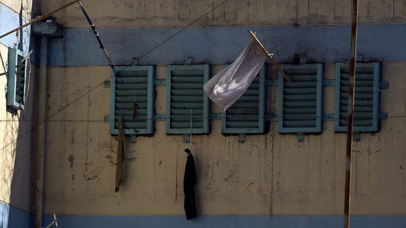 Investigan rito satánico tras decapitación en cárcel de Concepción, Chile