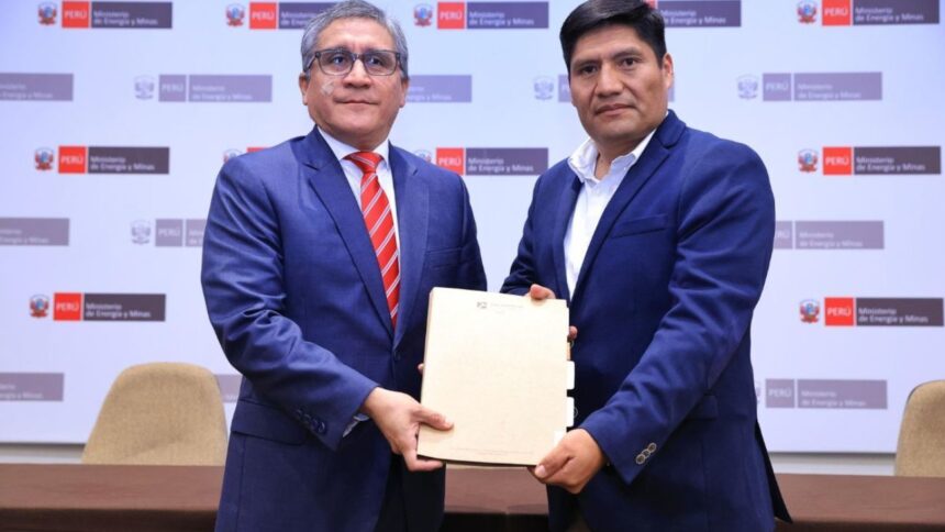 Pan American Silver Perú firma contratos con mineros artesanales en operación Shahuindo