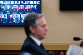 Estados Unidos considera cancelar licencias petroleras en Venezuela tras polémicas elecciones