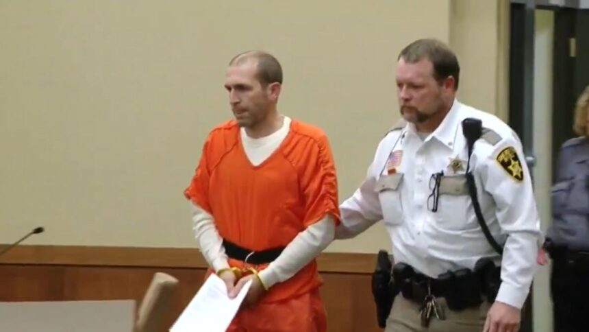 Kayakista fingió su propia muerte: enfrenta cargos por obstrucción