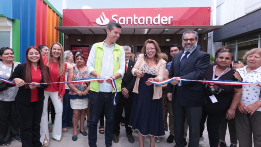 Banco Santander inaugura programa "Santander en tu comuna" en Renca