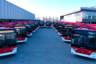 Santiago lidera en buses eléctricos: un avance en transporte público