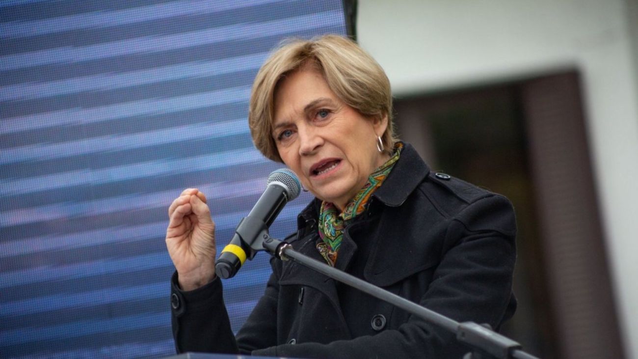 Cadem: Evelyn Matthei lidera preferencias presidenciales a pesar del desorden. Cadem: Evelyn Matthei lidera preferencias presidenciales a pesar del desorden.