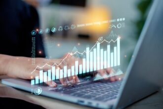 Cómo la inteligencia artificial revoluciona el sector financiero: avances y desafíos