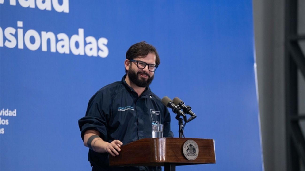 Presidente Boric aborda aumento de pensiones en festival navideño solidario Presidente Boric aborda aumento de pensiones en festival navideño solidario