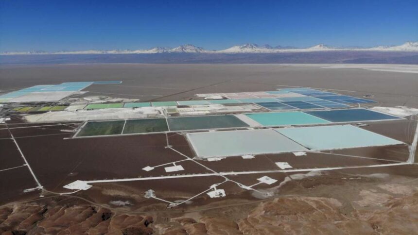 Albemarle anuncia pérdidas de más de $1.000 millones y ajustes internos por caída en precios del litio y sobreoferta