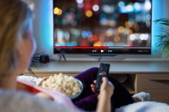 Ofertas de Navidad: Smart TV TCL 50QM8B más barata que nunca