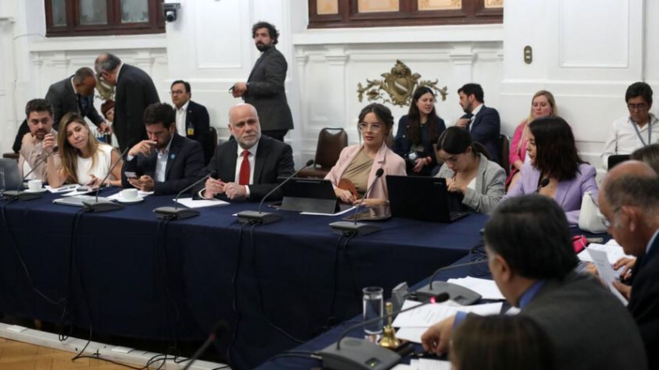 Tenso momento entre diputado y ministro en sesión investigadora Monsalve Tenso momento entre diputado y ministro en sesión investigadora Monsalve