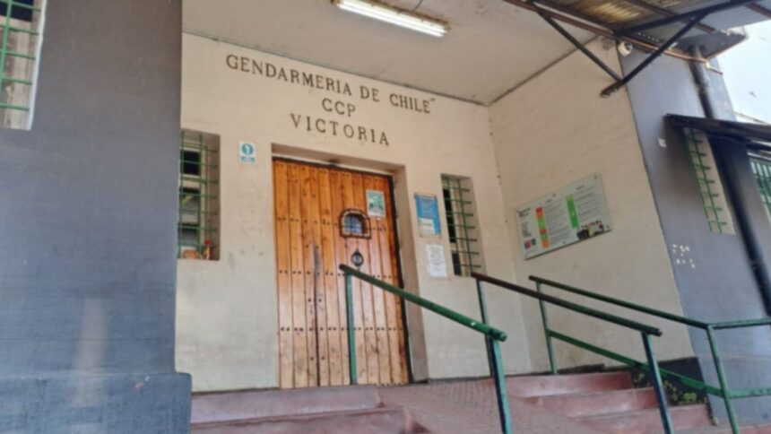 Intento de fuga en cárcel de Victoria: internos generan destrozos