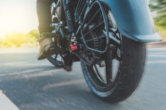 Proyecto Ley Jacinta: Nuevos requisitos para viajar en motocicleta en Chile