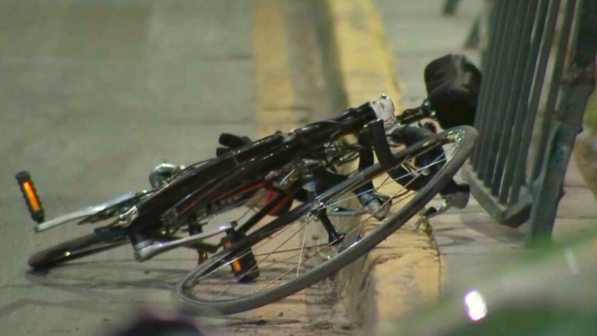 Ciclista atropellado en Maipú se encuentra en riesgo vital