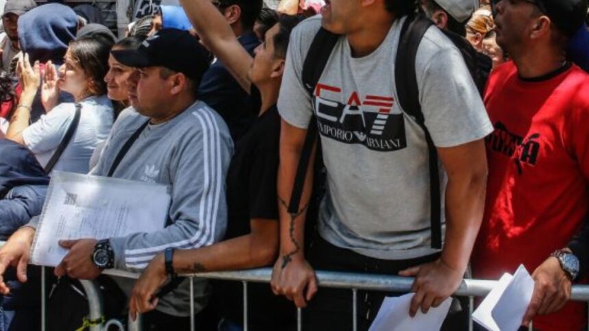 AFP Modelo y UNO lideran solicitudes de enrolamiento para extranjeros sin papeles