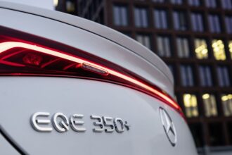 Descenso en ventas de autos eléctricos: Mercedes apuesta por revolución con CLA