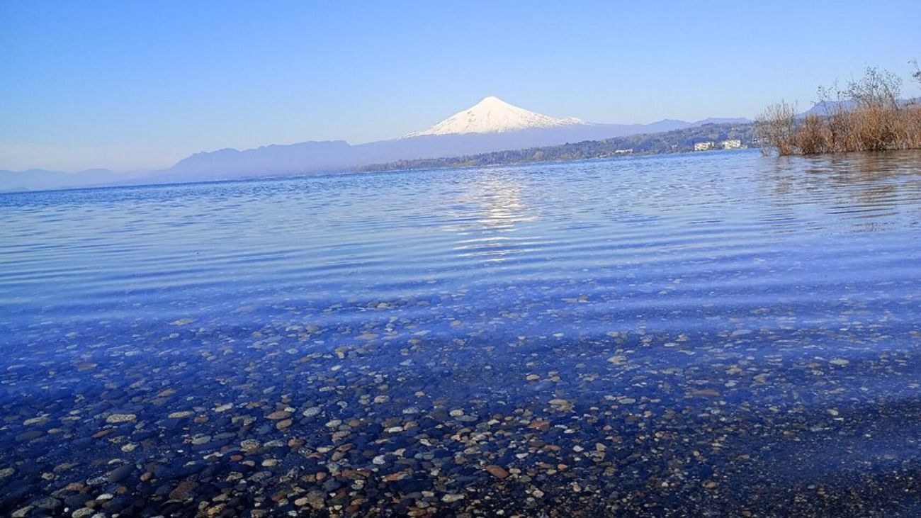 Jóvenes intoxicados con agua del Lago Villarrica durante capacitación de salvavidas Jóvenes intoxicados con agua del Lago Villarrica durante capacitación de salvavidas