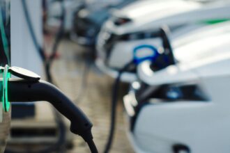 Iberdrola y BP activan en Granada mayor estación de recarga eléctrica