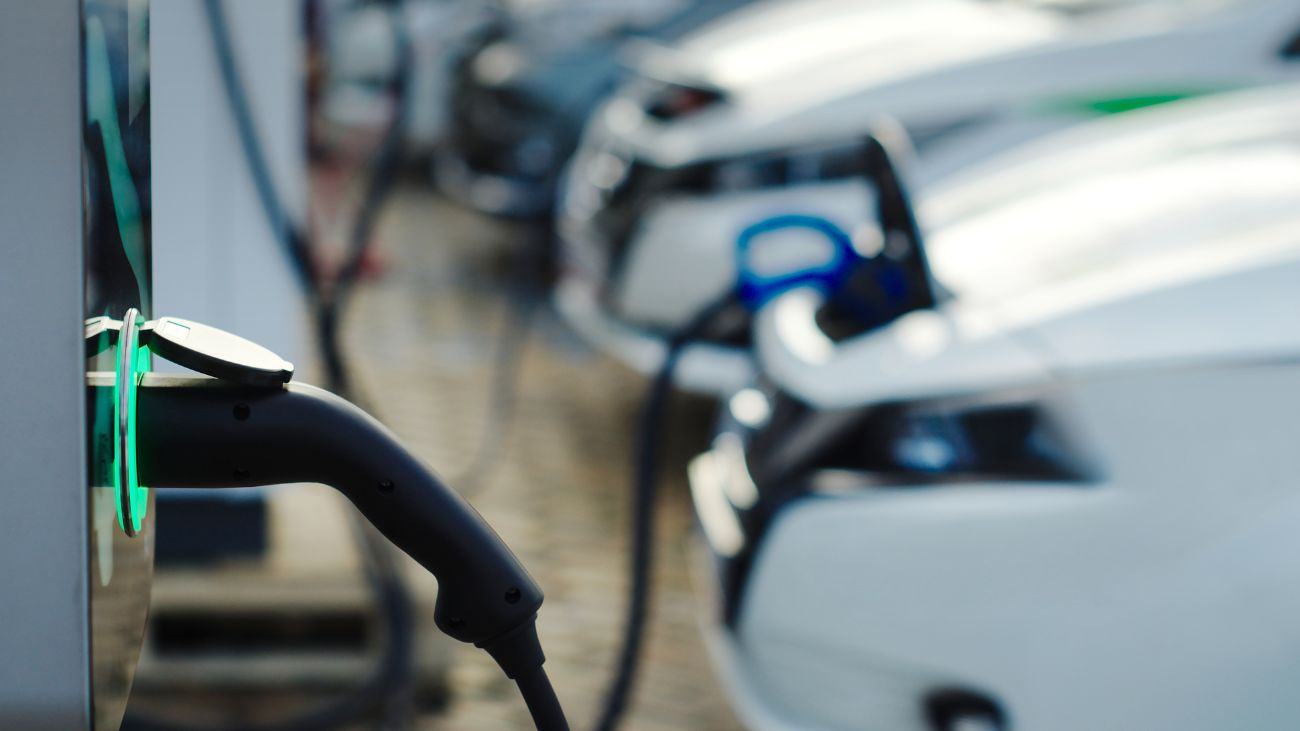 Iberdrola y BP activan en Granada mayor estación de recarga eléctrica