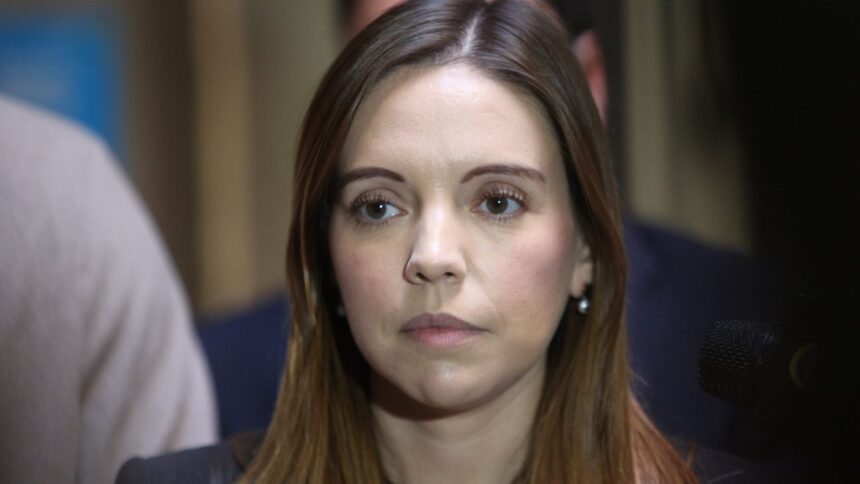 Criticada ausencia de diputados oficialistas durante discusión de Ley de Inteligencia