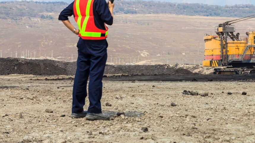 Formación de nuevos talentos en sector minero de Chile: Compañía Minera Collahuasi incorpora 16 ingenieros