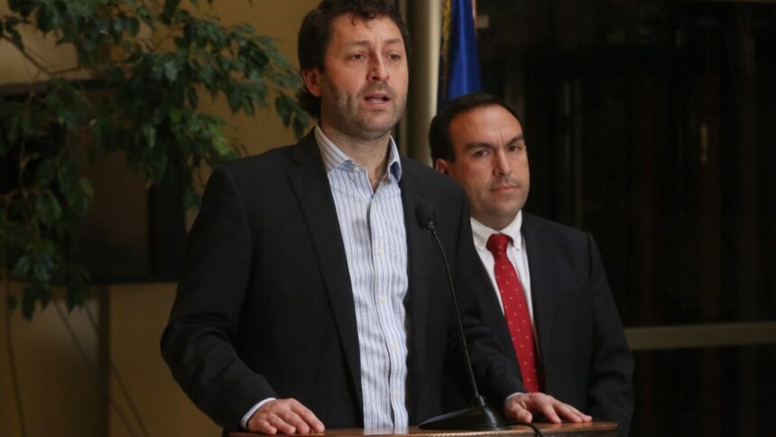 Diputados de la UDI buscan extender bono de Carabineros a todos