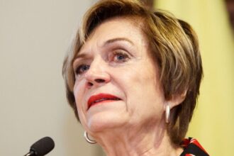 Evelyn Matthei rechaza terapia de shock para frenar migración irregular