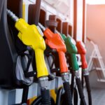 Cambios en precios de combustibles: ¿Cómo afectarán a conductores durante fiestas?