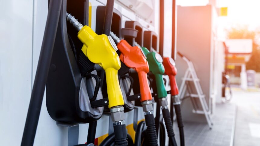 Cambios en precios de combustibles: ¿Cómo afectarán a conductores durante fiestas?