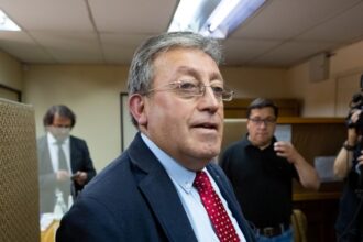 Querella contra exalcalde de Puerto Montt por fraude y soborno