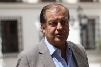 Francisco Vidal descarta candidatura presidencial y prioriza a Carolina Tohá