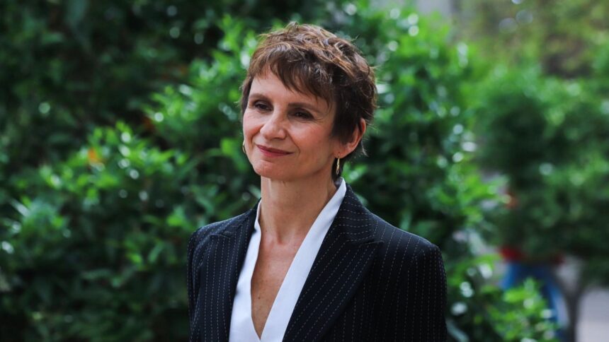 Ministra del Interior insta a no pautear a policías en búsqueda de prófugo