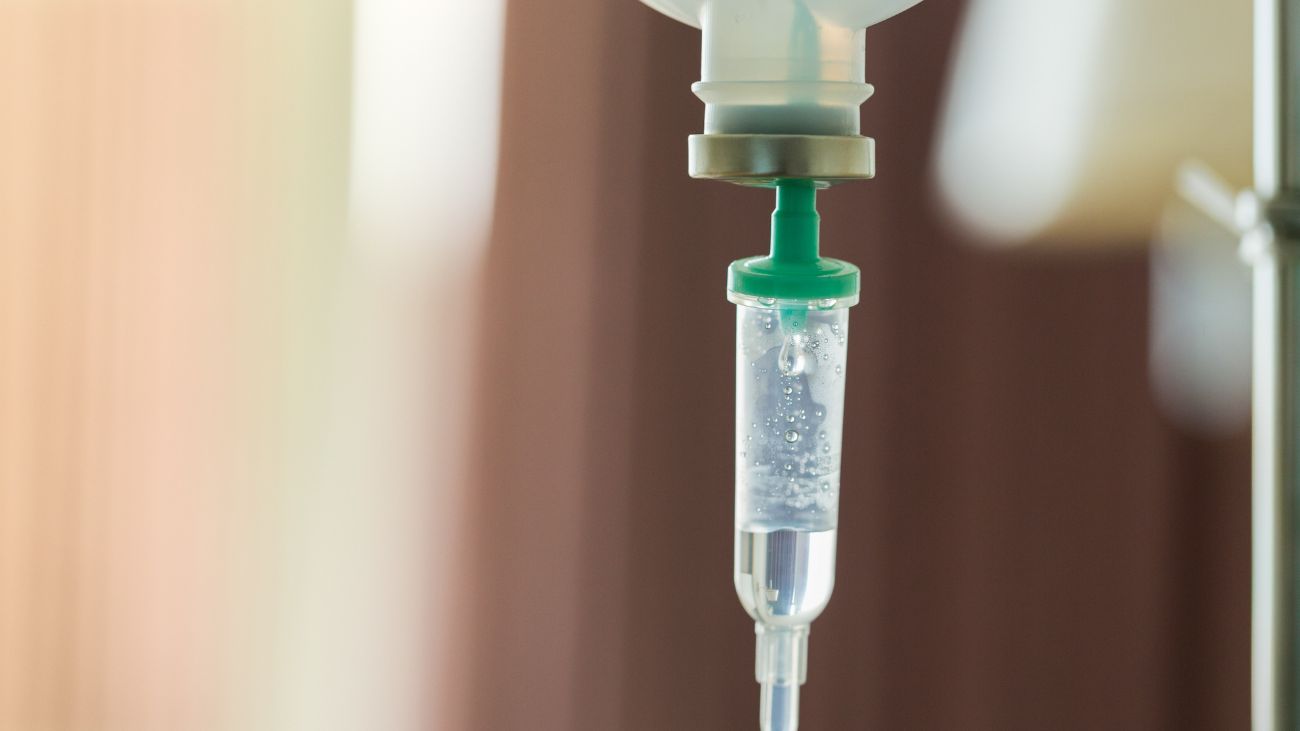 Jóvenes hospitalizados tras intoxicarse con agua del Lago Villarrica