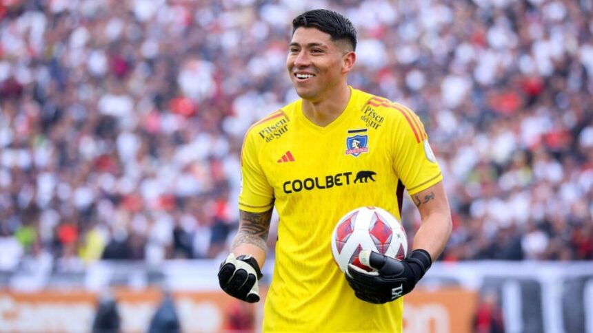 Brayan Cortés lidera jornadas de fútbol en el Estadio Municipal de Pica con 200 niños