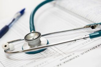 Alerta del Ministerio de Salud por aumento de neumonía bacteriana