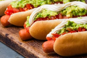 Doggis: Oportunidades laborales y la cultura de los completos famosos